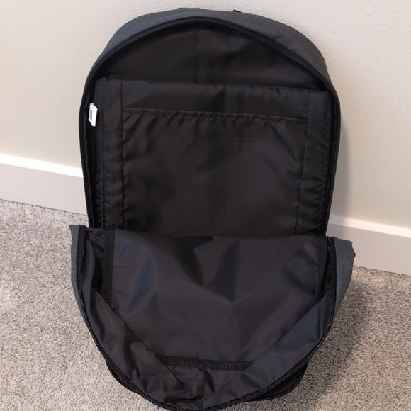 Case Logic Gray Backpack - Picture 6 of 6